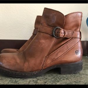 Born Leather Comfy and Stylish Boots size 71/2